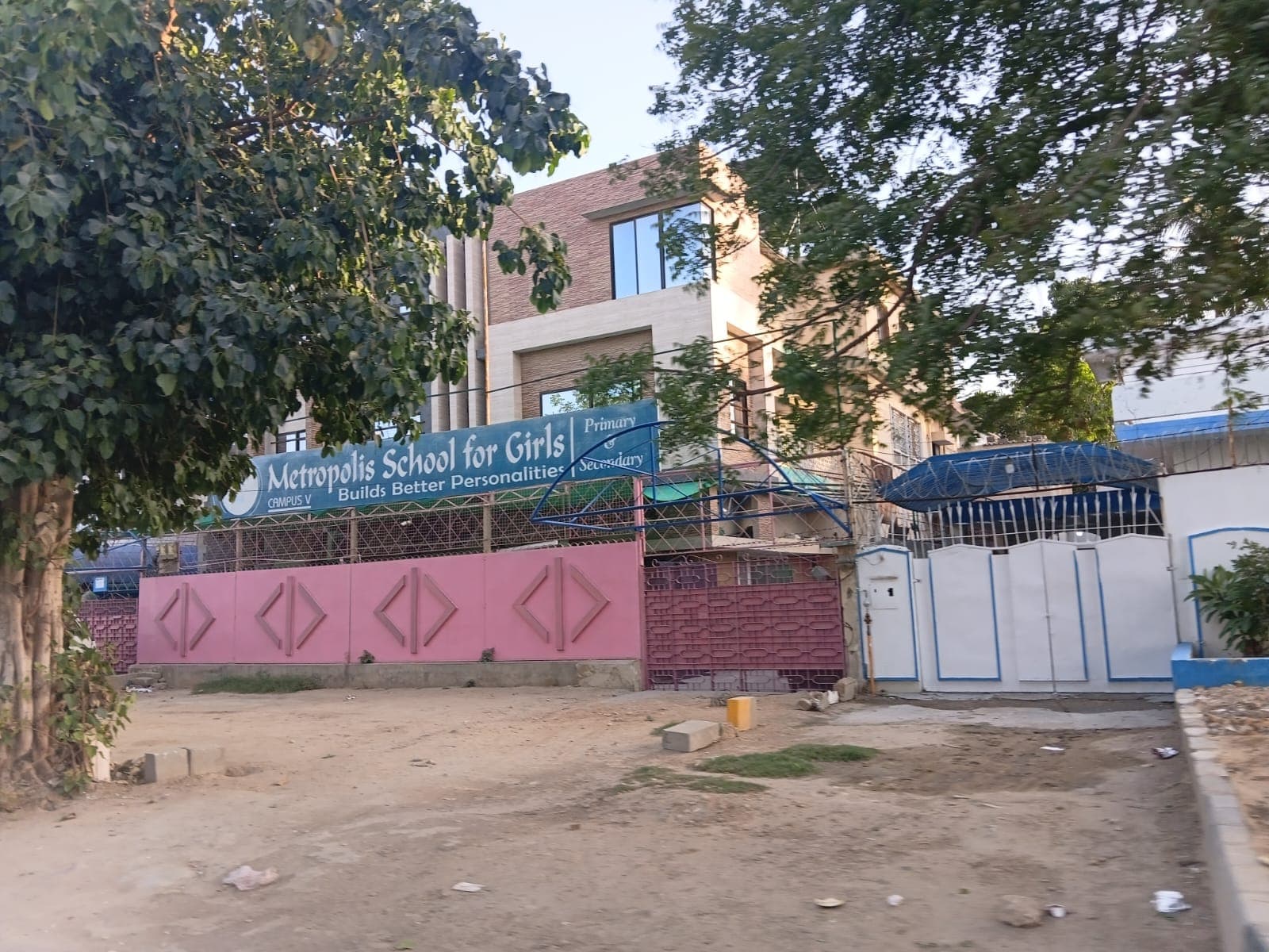 Metropolis School For Girls (Sakhi Hasan Campus - V)